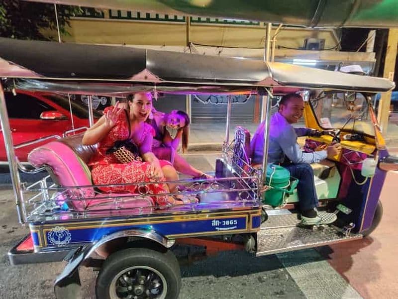 Billet Bangkok Tuk Tuk Tour avec prise en charge à l'hôtel et dîner