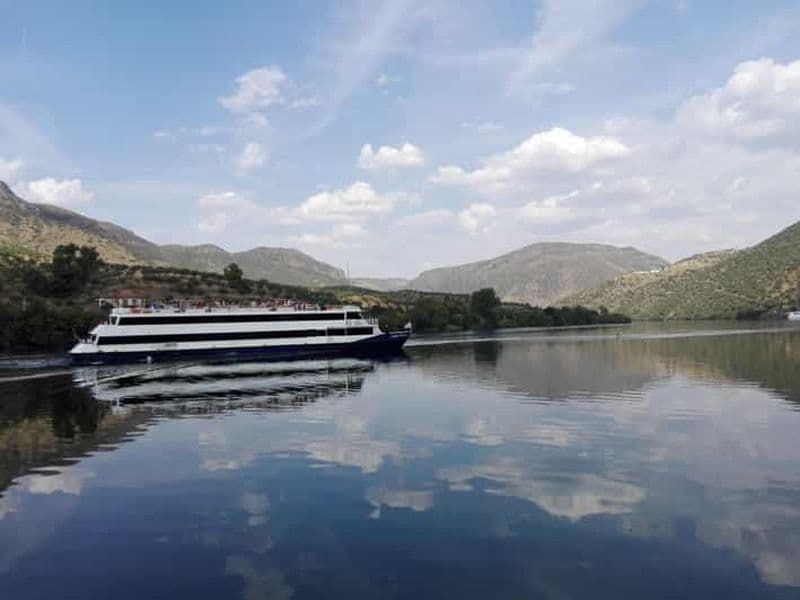 Régua : croisière panoramique d'une journée sur le fleuve à Barca D'Alva