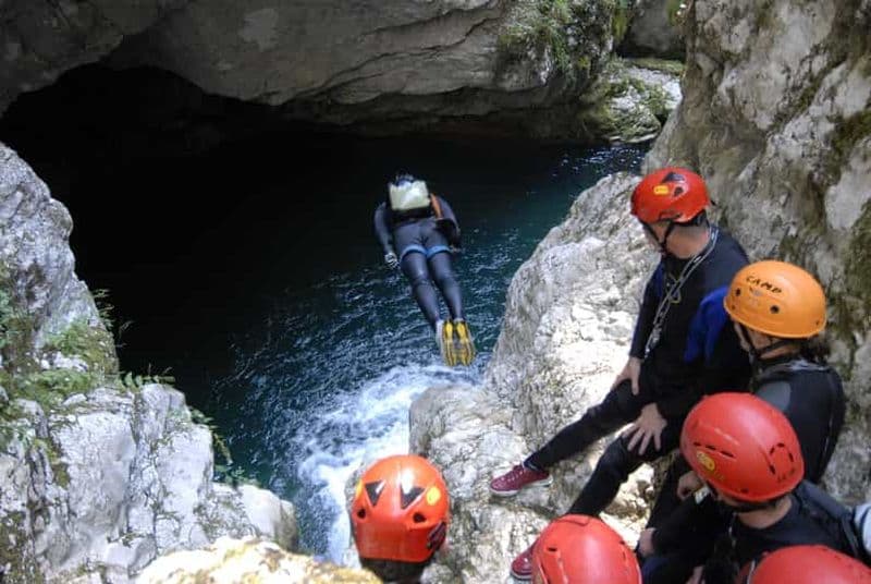 Visite privée du canyoning de Nevidio