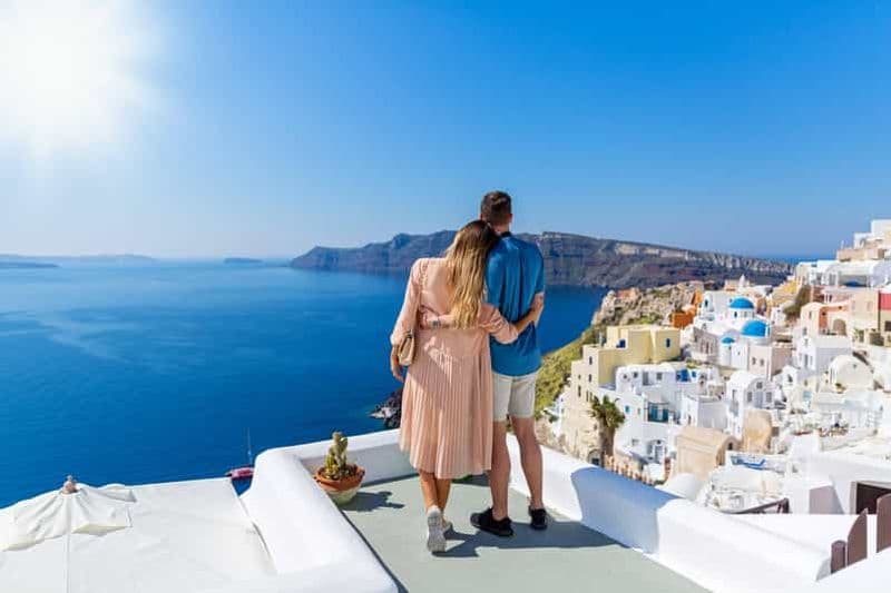 Billet Photographie de couple à Santorin : des moments intemporels qui durent pour toujours