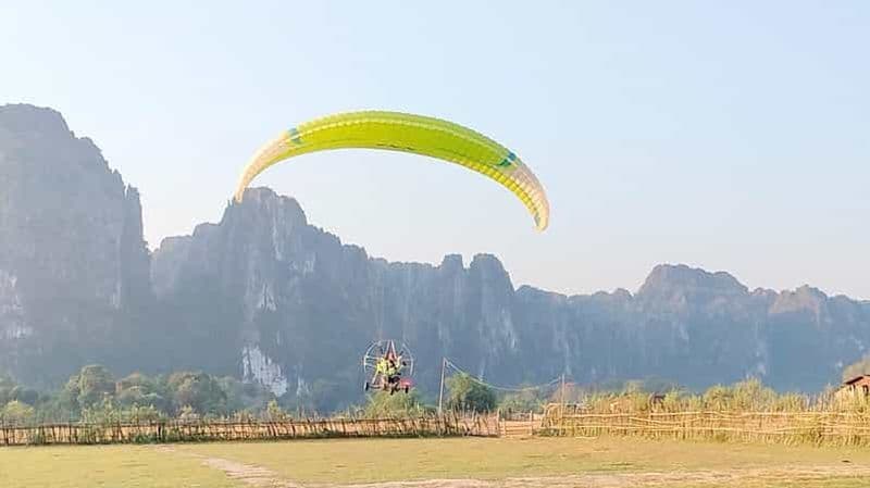 Vang Vieng : billet simple et transfert pour un vol en parapente