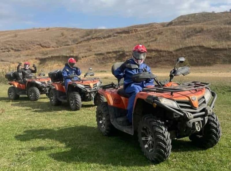 Depuis Bucarest : Excursion en quad dans la forêt et les collines
