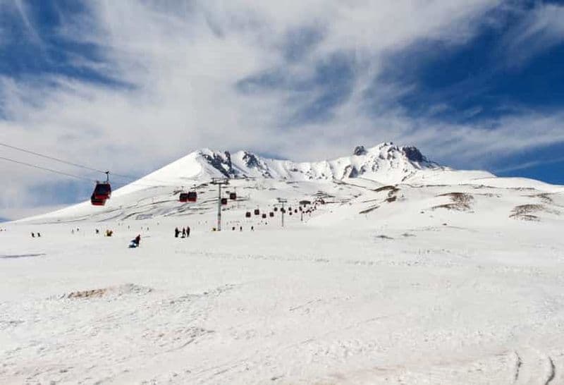 Depuis la Cappadoce : excursion à ski à Erciyes (nuit sur place en option)