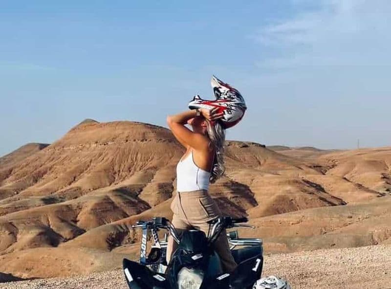 Billet Marrakech : Balade en quad au coucher du soleil dans le désert d'Agafay avec dîner-spectacle