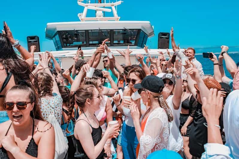 Mallorca : Boat Party avec DJ, buffet et divertissement