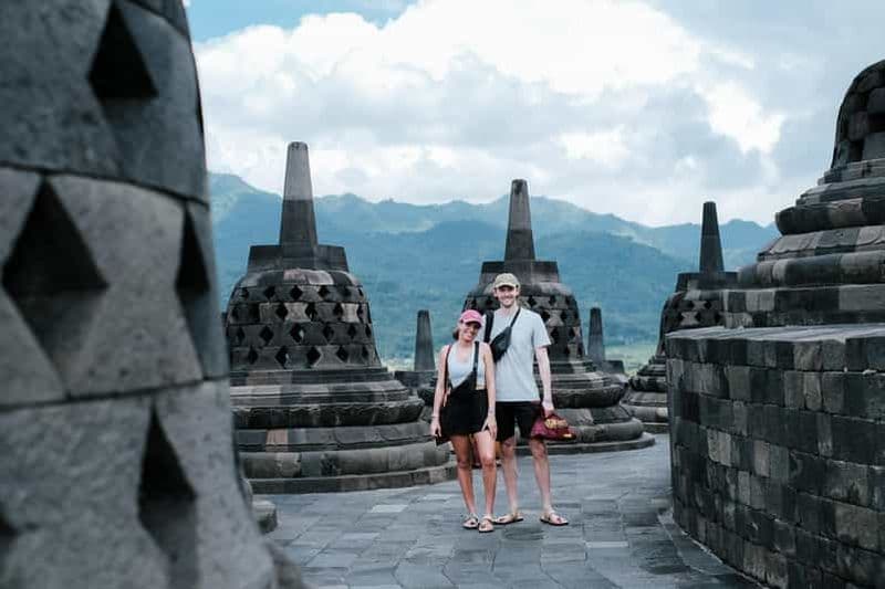 Billet Yogyakarta : Visite guidée de Borobudur et Prambanan