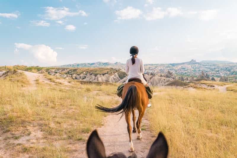 Cappadoce : Randonnée à cheval avec option lever et coucher de soleil