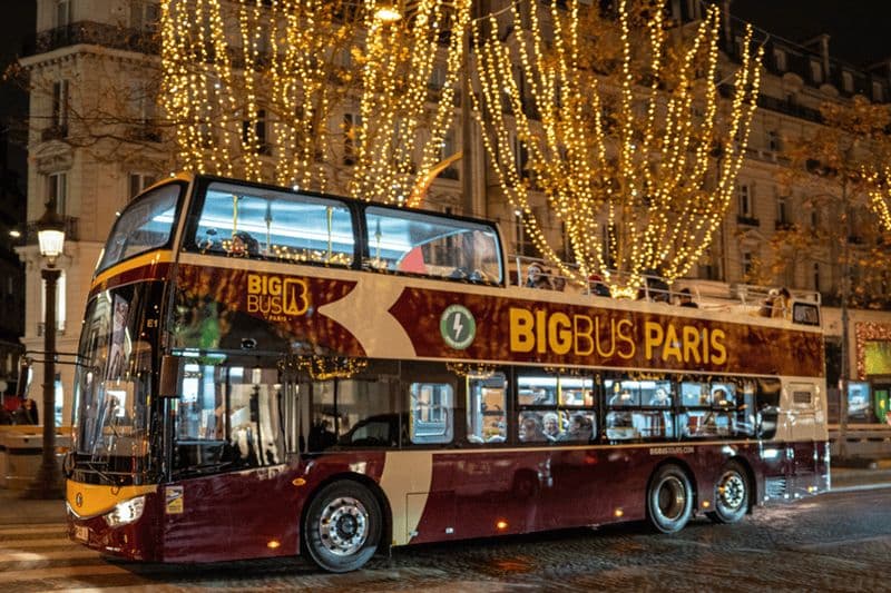 Billet Paris : visite de nuit des illuminations de Noël en bus à toit ouvert