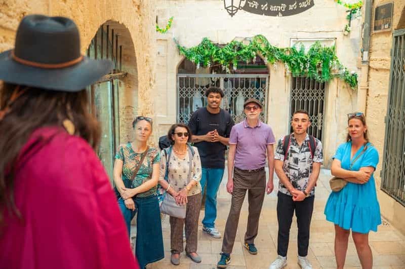 Billet Montpellier : Visite guidée avec un guide-acteur de Nostradamus