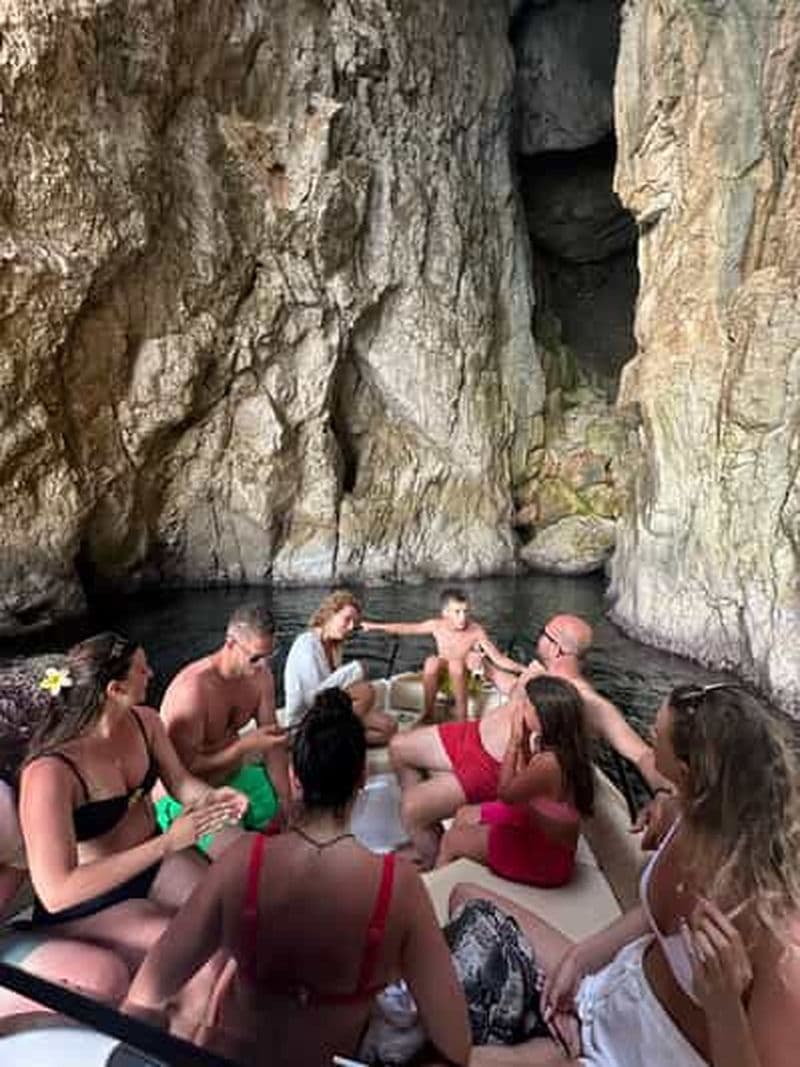 Billet Himara : visite de la grotte du pirate, plages secrètes et baignade