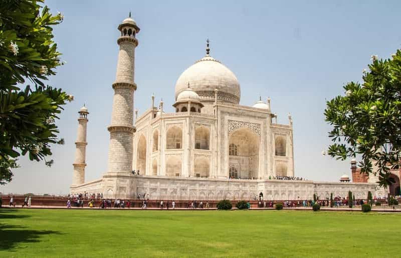 Visite citadine privée de 2 jours du Taj Mahal et d'Agra au départ de Mumbai par avion
