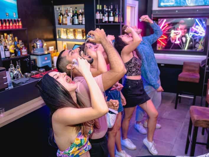 Rome : tournée des bars guidée avec boissons et histoire sombre