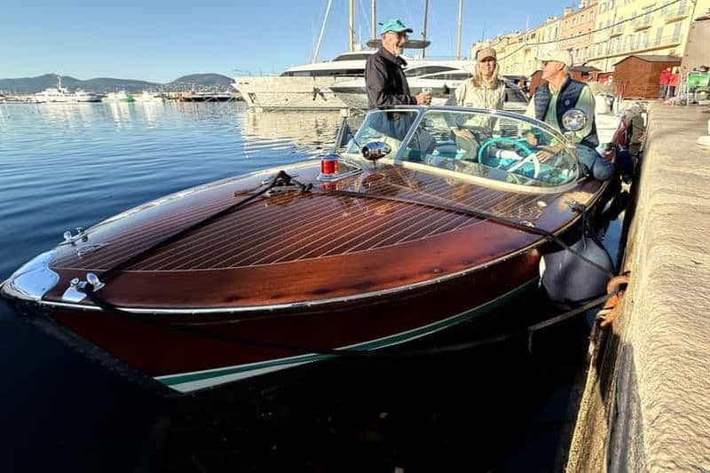 Billet Saint-Tropez : tour en bateau privé classique RIVA