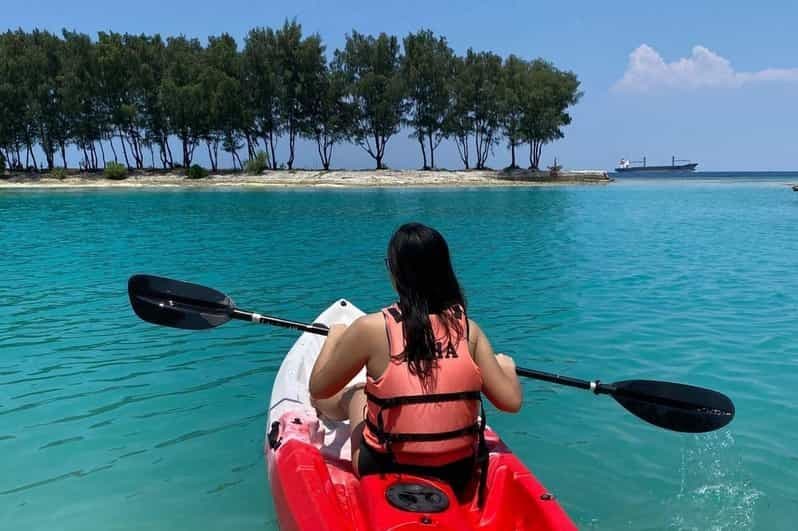 Jakarta : excursion à l'île d'Asha avec transferts, canoë et paddleboard