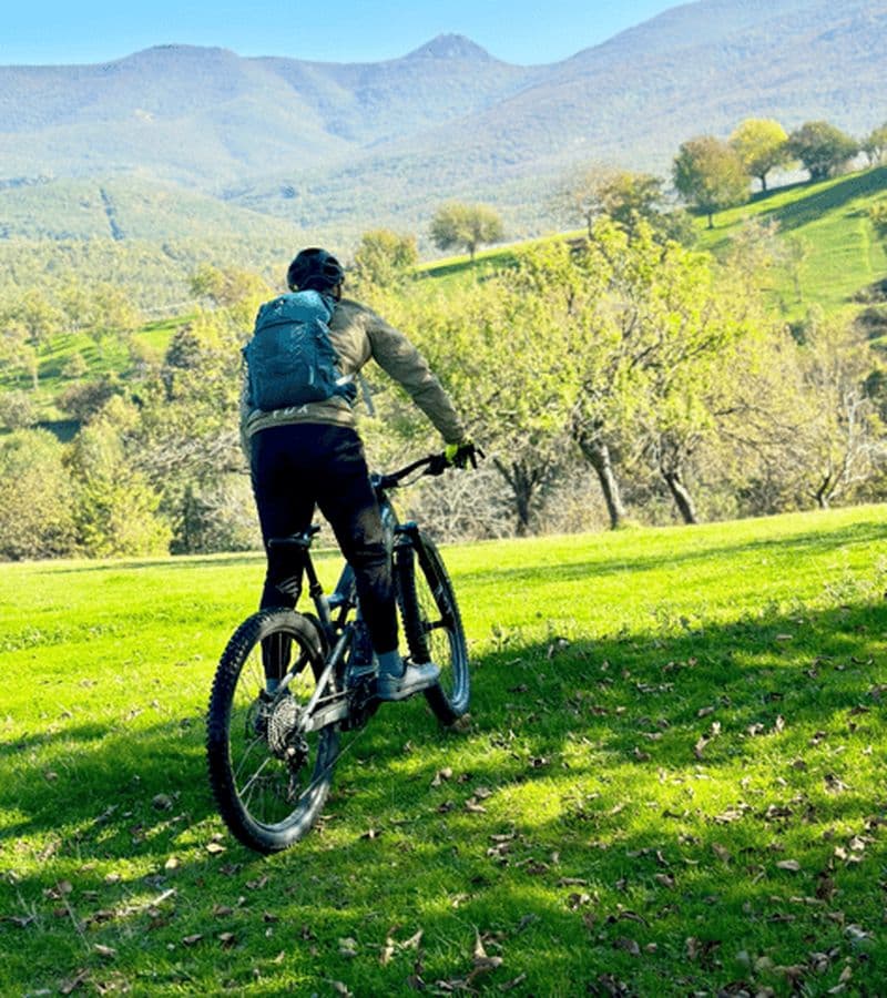 Gjakova : excursion à vélo dans les montagnes de Pashtriku et du pic Kunora