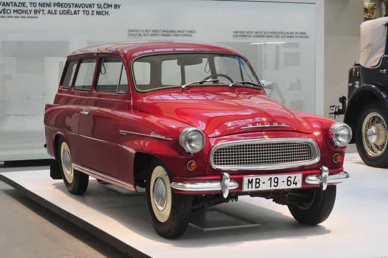 Billet Prague : Visite privée du musée de la voiture Skoda