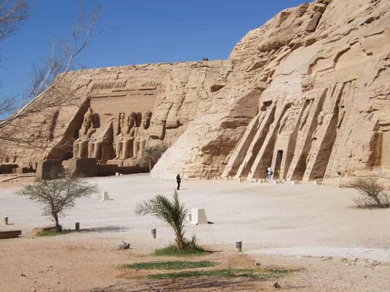 Billet Le Caire : visite des sites d'Assouan, du temple d'Abou Simbel, de l'hôtel.