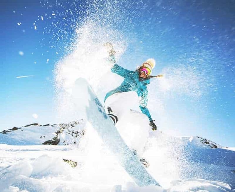 Depuis Tokyo : Excursion d'une journée au Mont Fuji (ski et sources d'eau chaude)