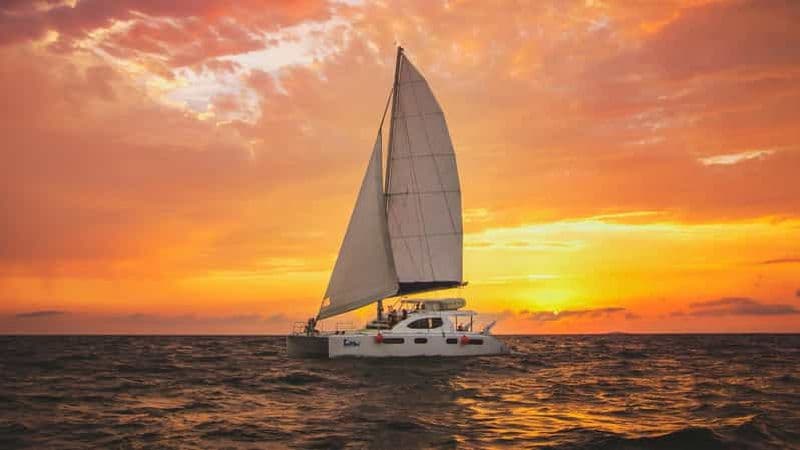 Voile de luxe au coucher du soleil à Cancun et Riviera Maya + Open Bar