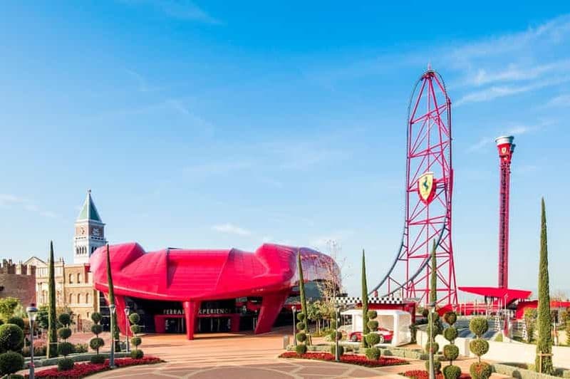 Billet PortAventura et Ferrari Land : Excursion d'une journée au départ de Barcelone