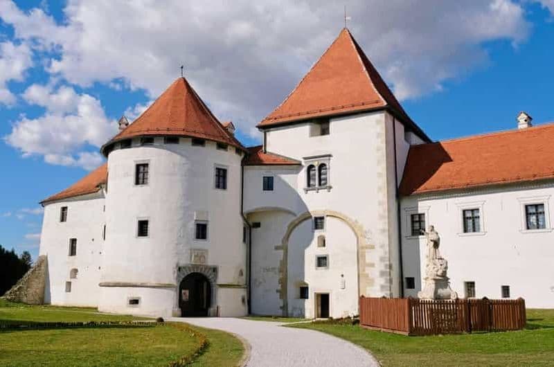 Billet Zagreb : Excursion privée d'une journée à Varaždin et au château de Trakošćan