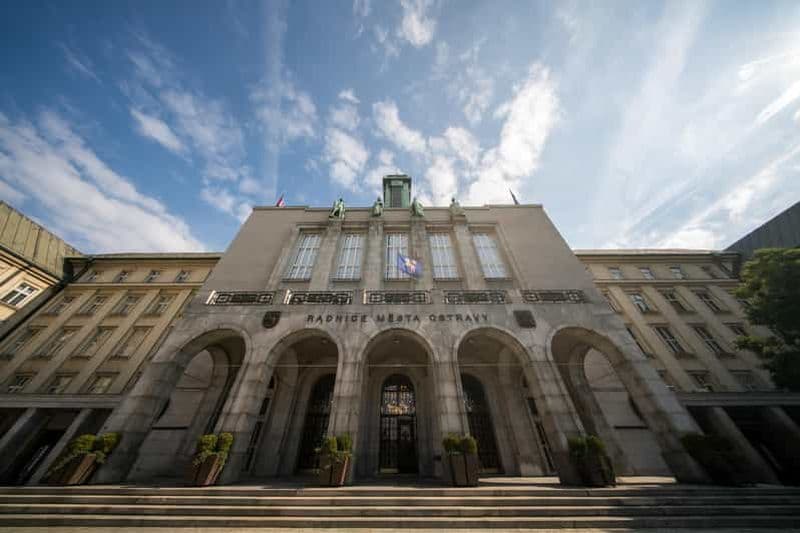Ostrava : Entrée de la tour d'observation du nouvel hôtel de ville