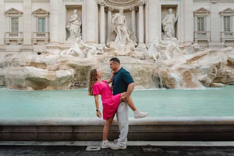 Billet Rome : séance photo privée à la fontaine de Trevi à l'heure dorée