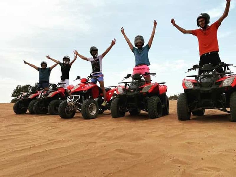 Billet Agadir : quad dans le désert, balade à dos de chameau et thé dans une tente berbère