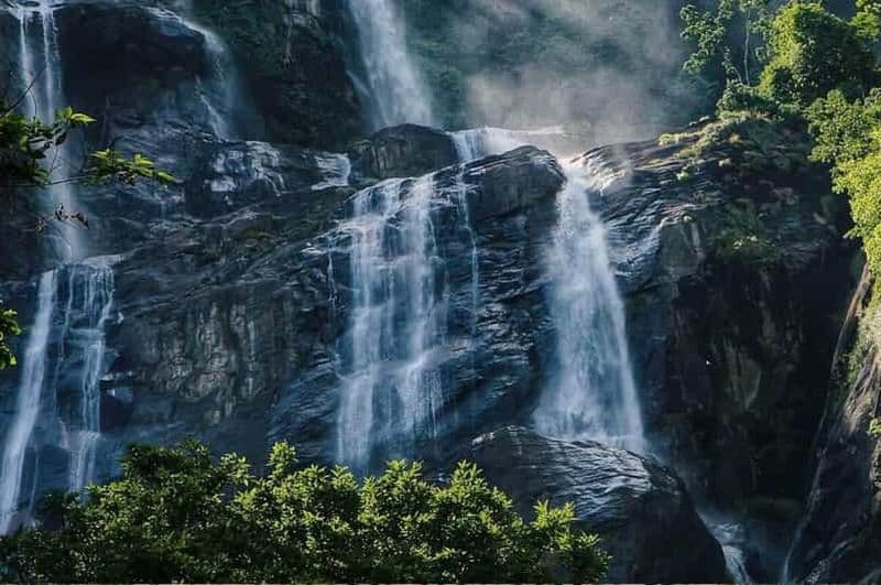 Billet Zanzibar : safari à Mikumi et cascade d'Udzungwa