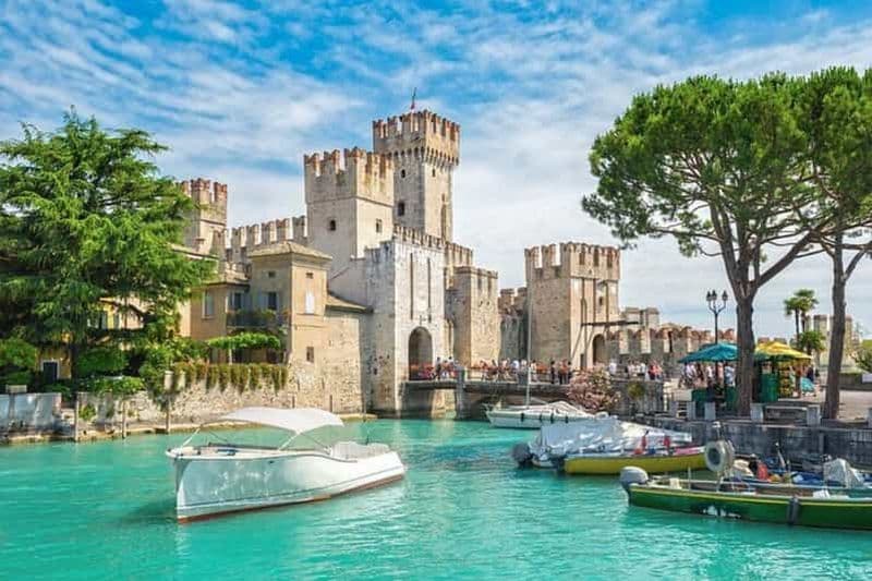Billet Au départ de Vérone : Sirmione, lac de Garde avec bateau et dégustation de Spritz