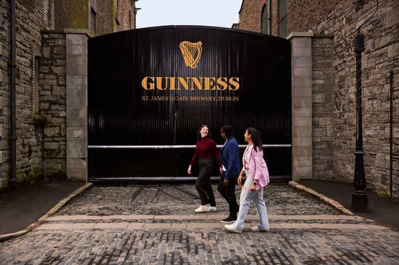 Dublin : Billet pour la Guinness Storehouse et visite en bus à arrêts à multiples multiples