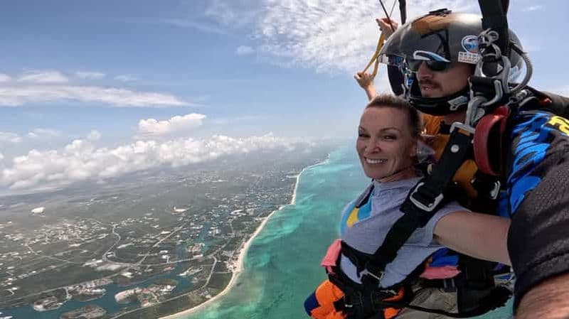 Freeport : saut en parachute au-dessus des Bahamas