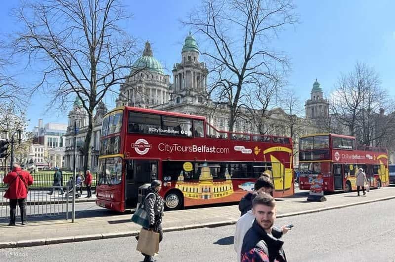 Belfast : visite en bus à arrêts multiples avec guides