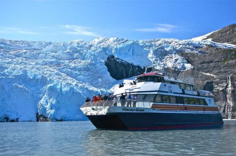 Billet Au départ de Whittier : Croisière Glacier Quest avec déjeuner à bord