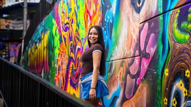 Billet Medellín : visite des graffitis de Comuna 13 avec collations locales incluses