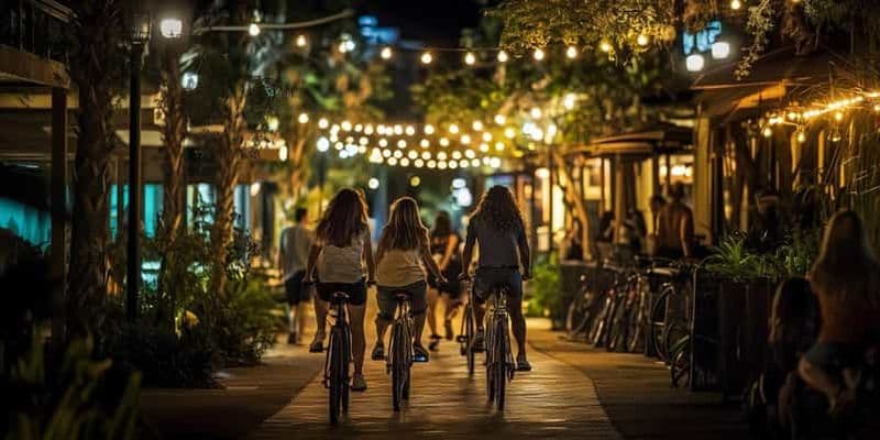 Billet Visite nocturne à vélo d'Orlando : balade amusante à travers la vie nocturne de la ville