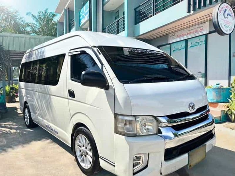 Billet Krabi : transfert privé en minibus depuis l'aéroport