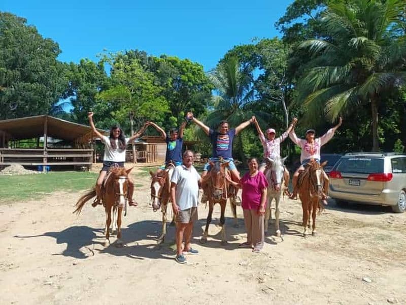 Billet Randonnée à cheval + circuit combiné singes et paresseux