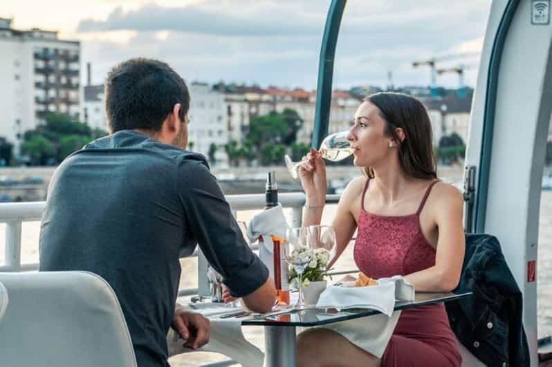 Billet Budapest : Déjeuner-croisière au coucher du soleil avec musique live