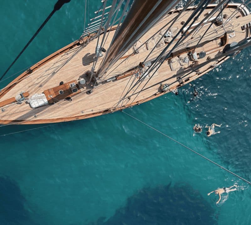 Billet Marseille : croisière en voilier avec déjeuner, baignade et vin biologique