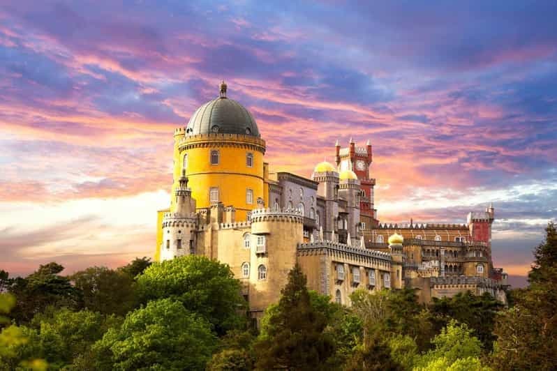 Billet Sintra : visite privée du palais de Pena, du château mauresque et de la Quinta da Regaleira