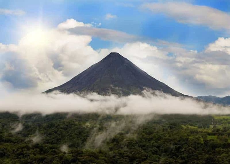 Billet San Jose : Volcan Arenal et sources d'eau chaude de Baldi - Excursion d'une journée