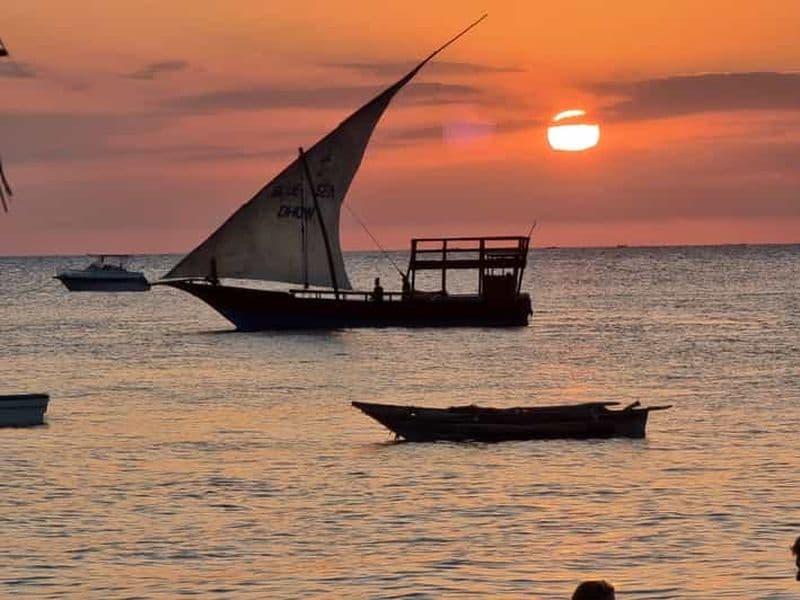 Billet Coucher de soleil à Zanzibar avec un bateau Dhow
