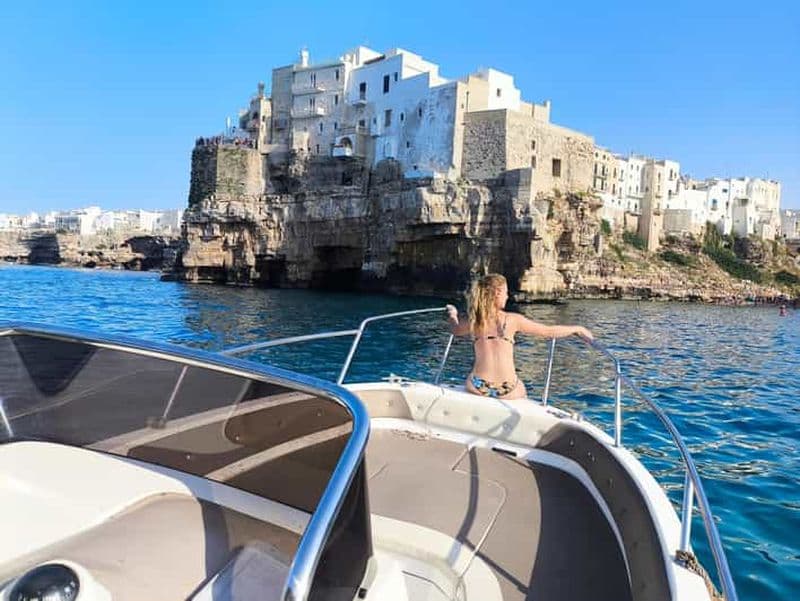 Billet Excursion en tour en bateau à Polignano a Mare avec Prosecco et Taralli