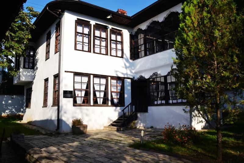 Prishtina : visite guidée à pied avec un habitant