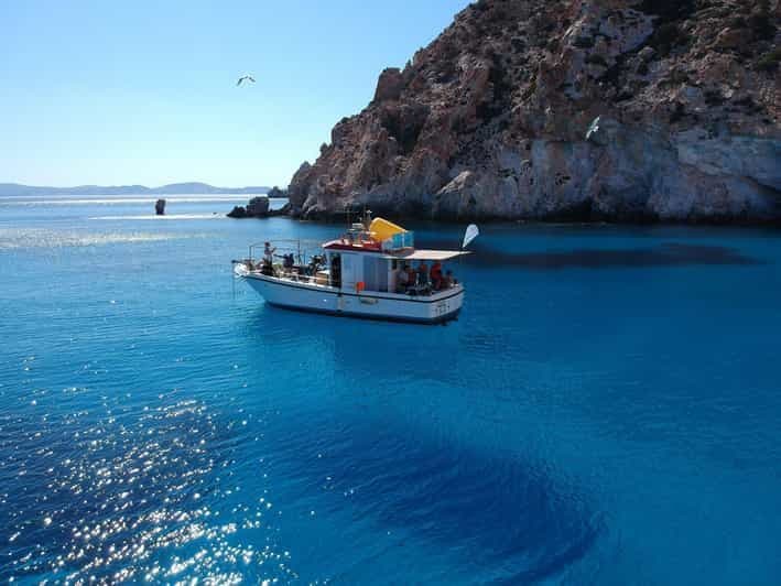 Visite matinale en groupe à Polyaigos