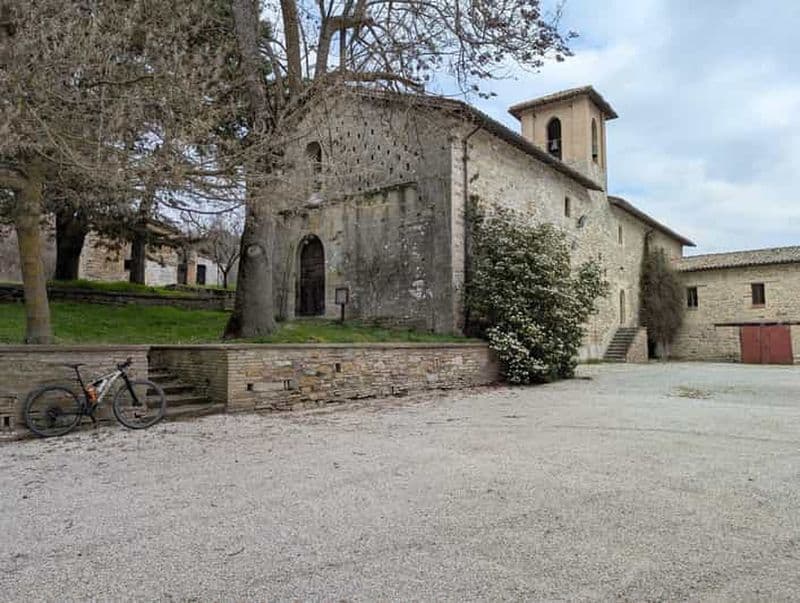 Billet Route de la truffe entre Gubbio et Pietralunga : circuit en vélo électrique entre saveurs et histoire