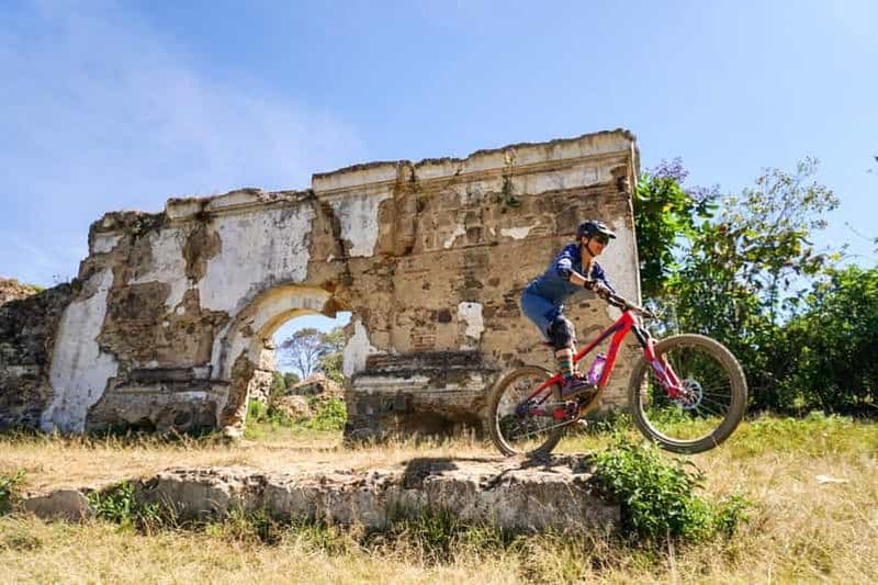 Billet Antigua Guatemala : Excursion d'une demi-journée en VTT avec guide