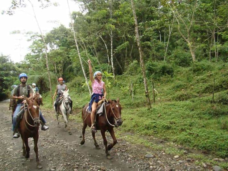 Billet Randonnée à cheval vers la cascade de La Fortuna