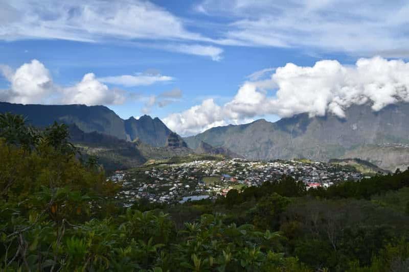 Visite privative de Cilaos avec un pique-nique authentique et raffiné.